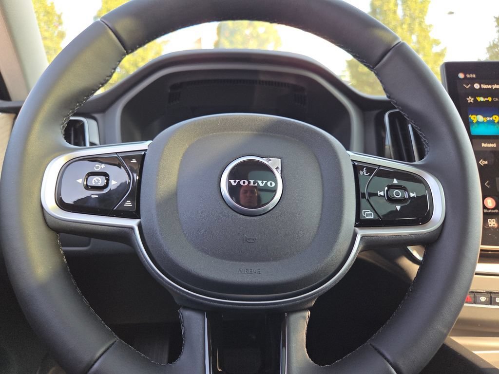 2026 Volvo XC60 Plus - Photo 35