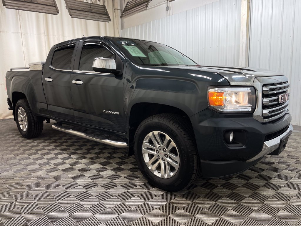 Used 2017 DARK SLATE METALLIC GMC 4WD SLT image 20