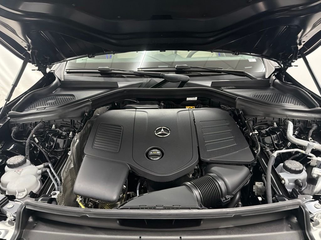 New 2026 Black Mercedes-Benz GLC 300 image 31