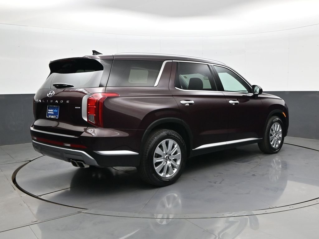 Used 2023 Red Hyundai SEL image 5