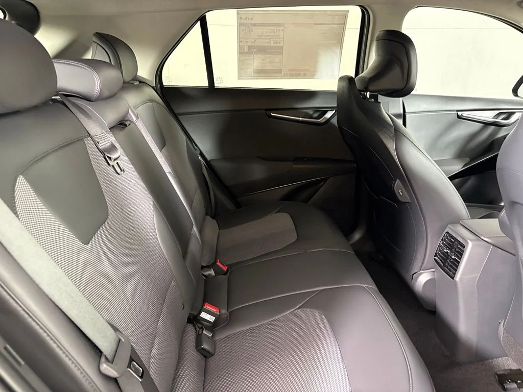 New 2026 Steel Gray Kia WIND image 17
