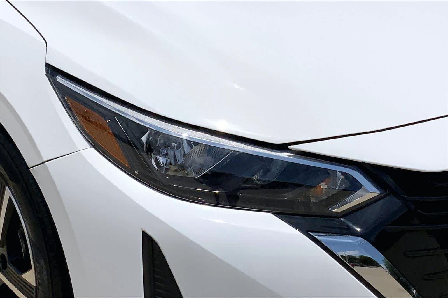 Used 2025 Fresh Powder Nissan SV image 26