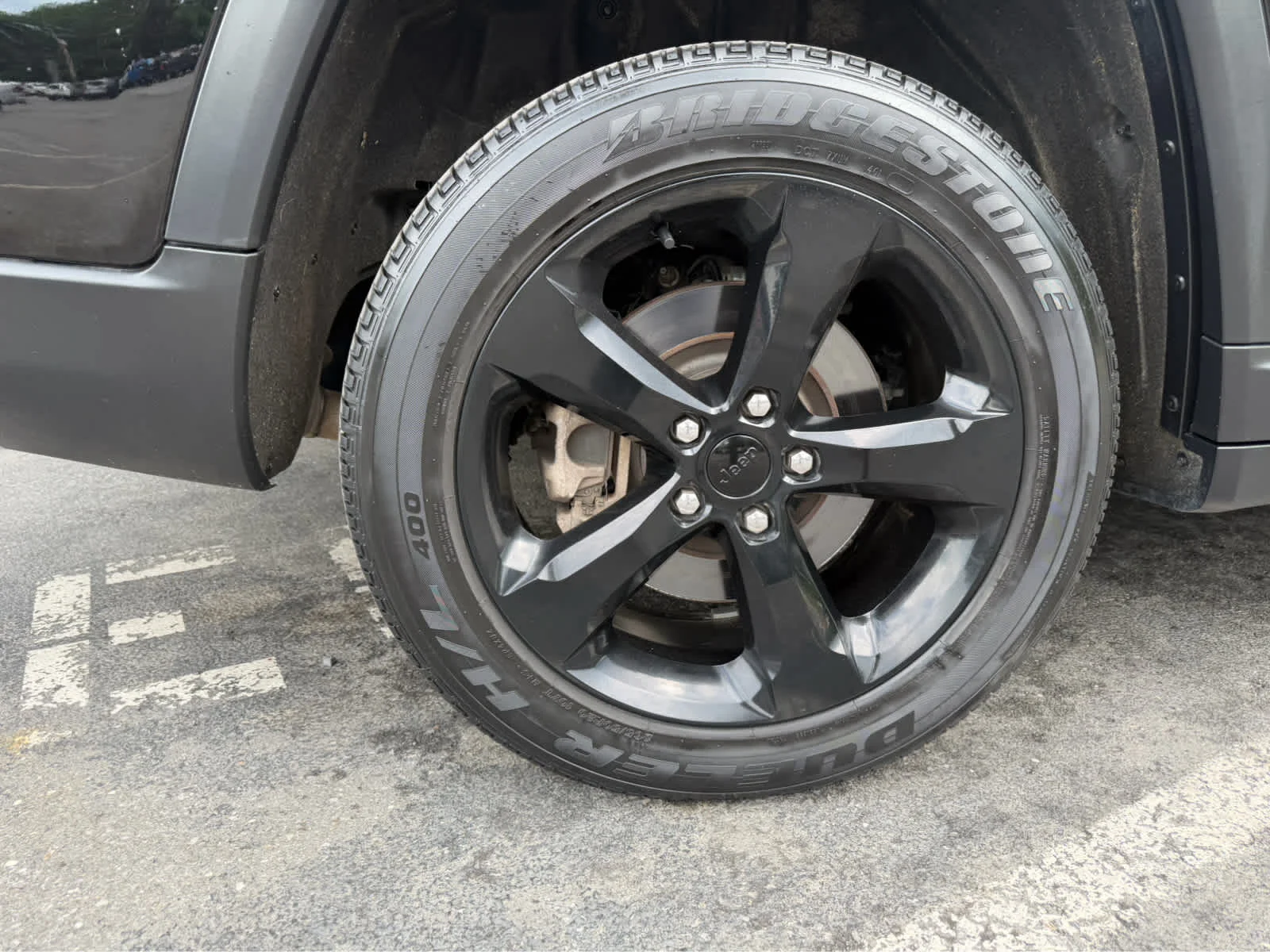 Used 2023 Diamond Black Crystal Pearlcoat Jeep Altitude image 8