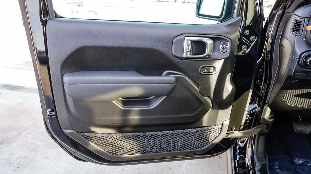 New 2026 Black Jeep Mojave image 25
