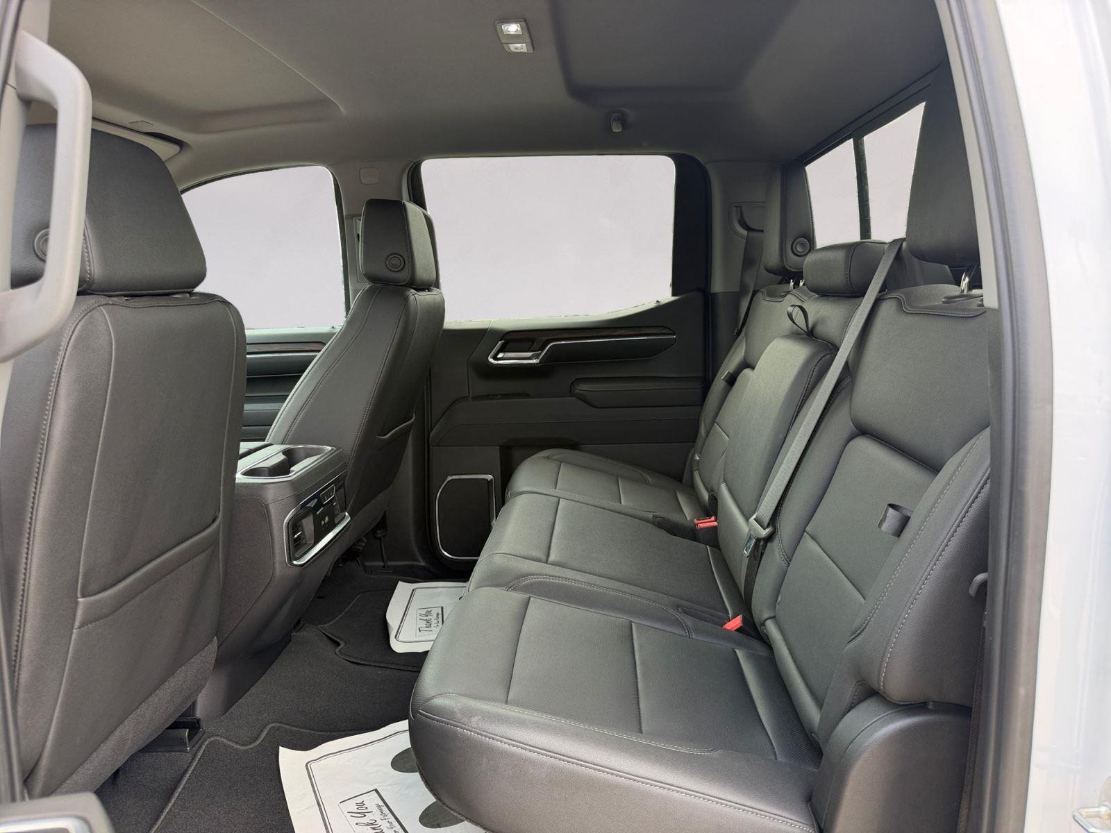 2024 GMC Sierra 1500 SLT - Photo 13