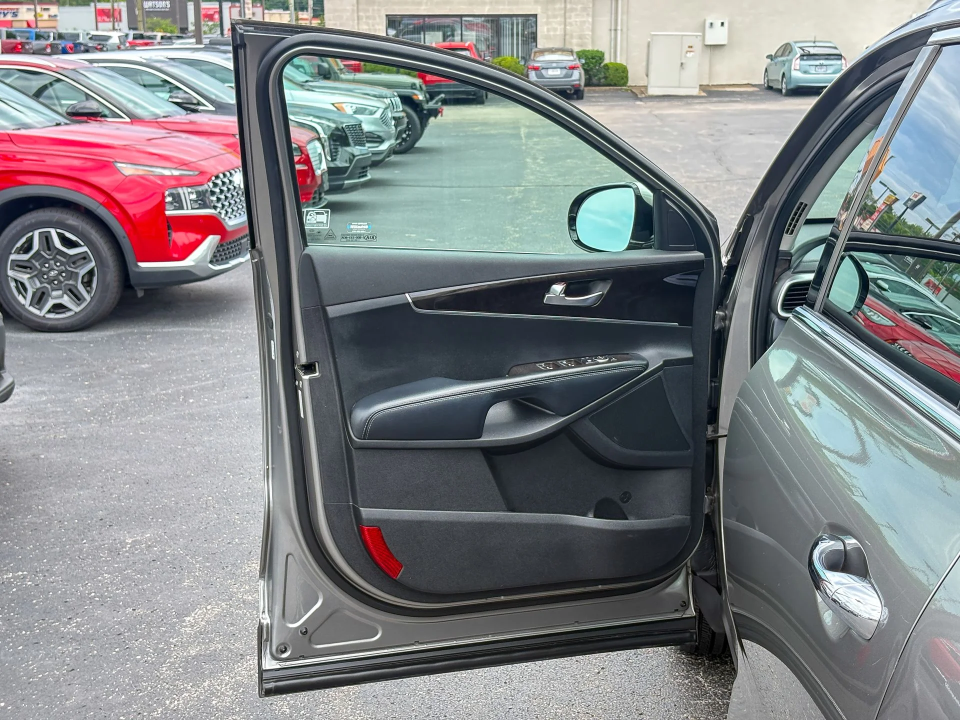 Used 2018 Silver Kia LX image 19