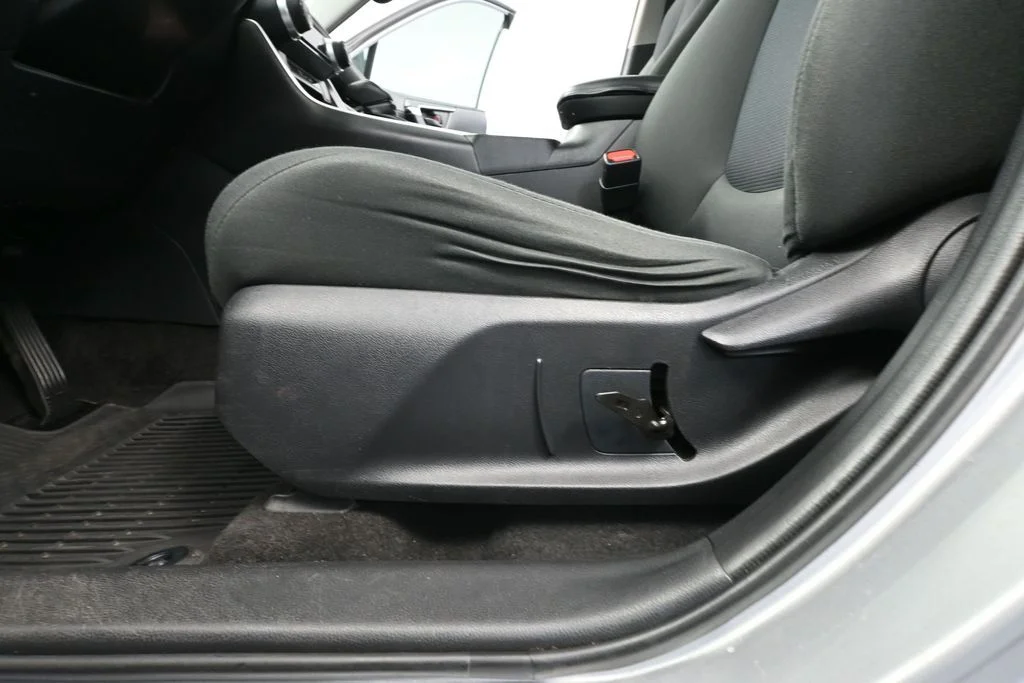Used 2019 Silver Toyota LE image 21