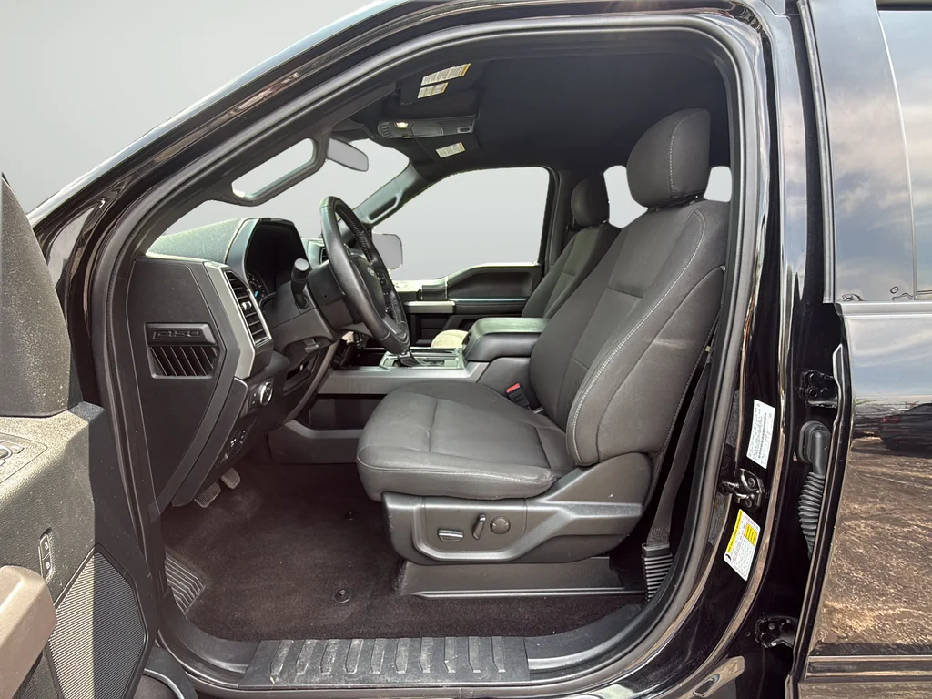 Used 2019 Black Ford XLT image 10
