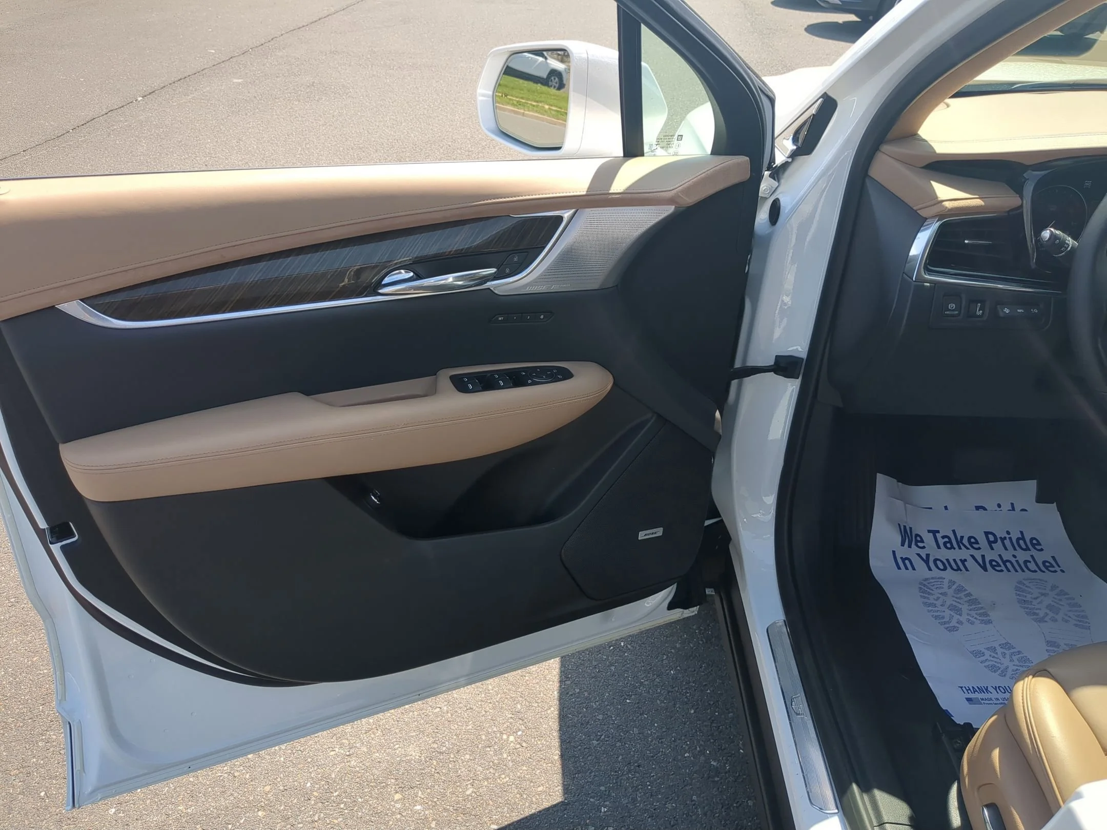 Used 2020 Crystal White Tricoat Cadillac AWD Premium Luxury image 21