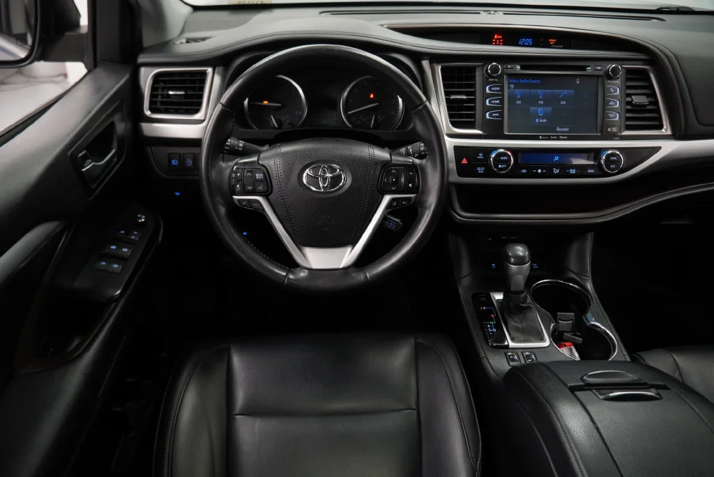 Used 2019 Blue Toyota XLE image 22