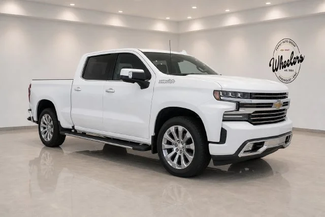 Used 2019 IRIDESCENT PEARL TRICOAT Chevrolet High Country image 2
