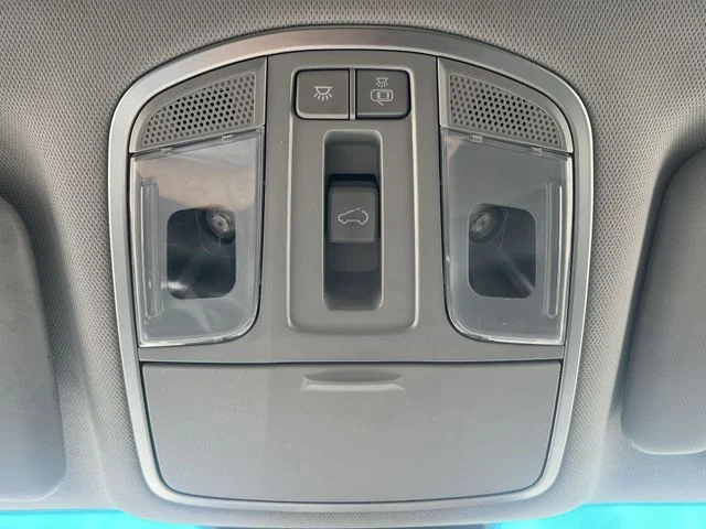 Used 2020 Silver Hyundai Ultimate image 25