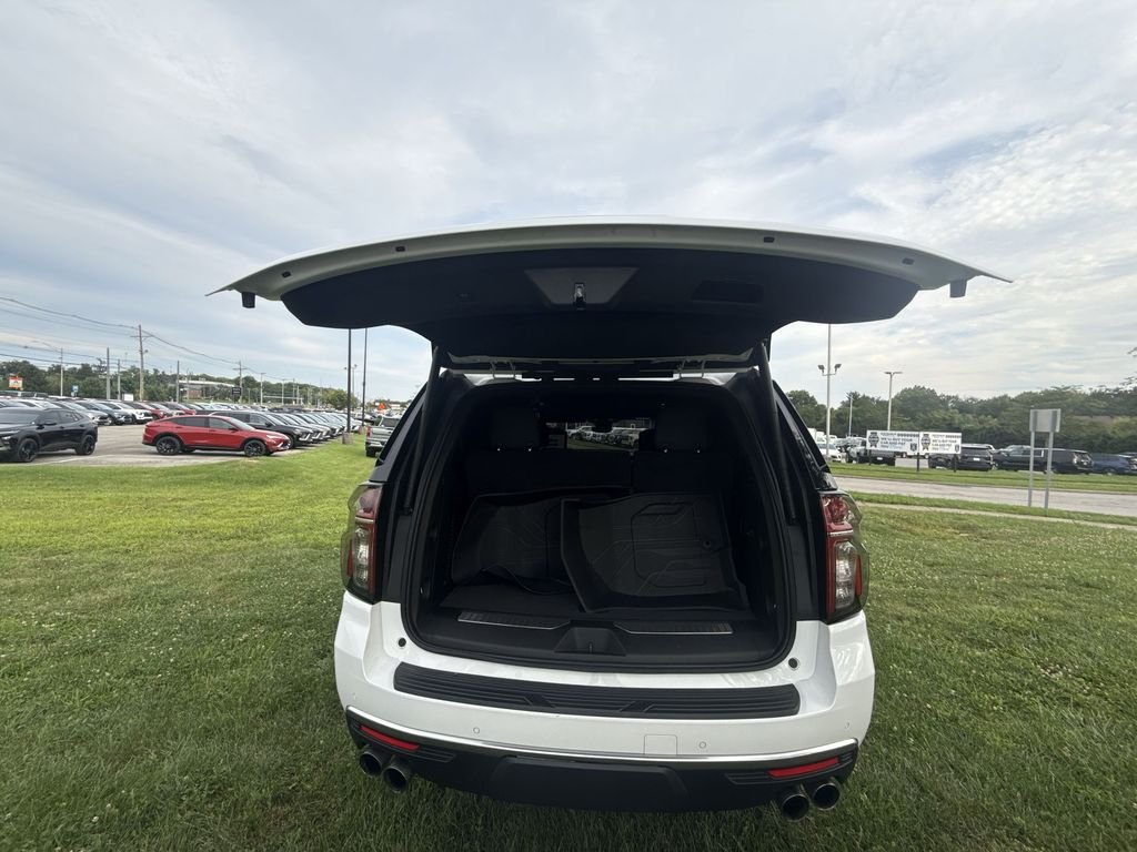 Used 2024 White Chevrolet High Country image 24