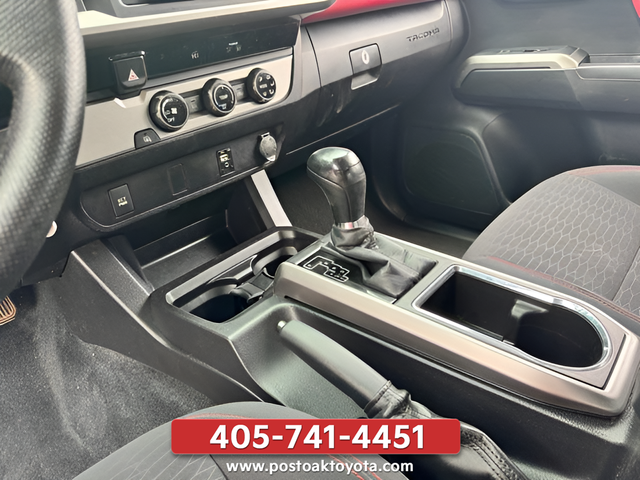 Used 2016 Red Toyota SR5 image 15