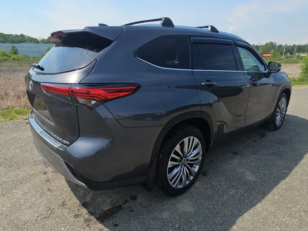 Used 2023 Magnetic Gray Metallic Toyota Platinum image 5