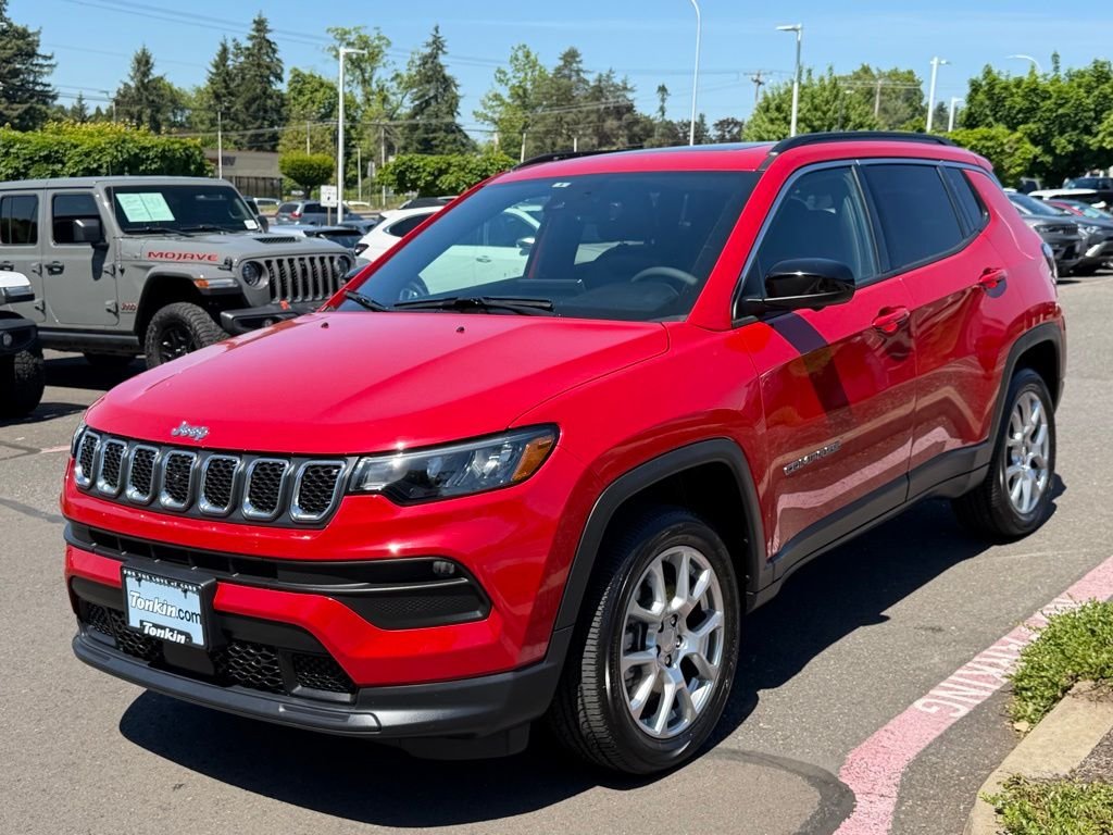Used 2023 Red Jeep Latitude Lux image 4