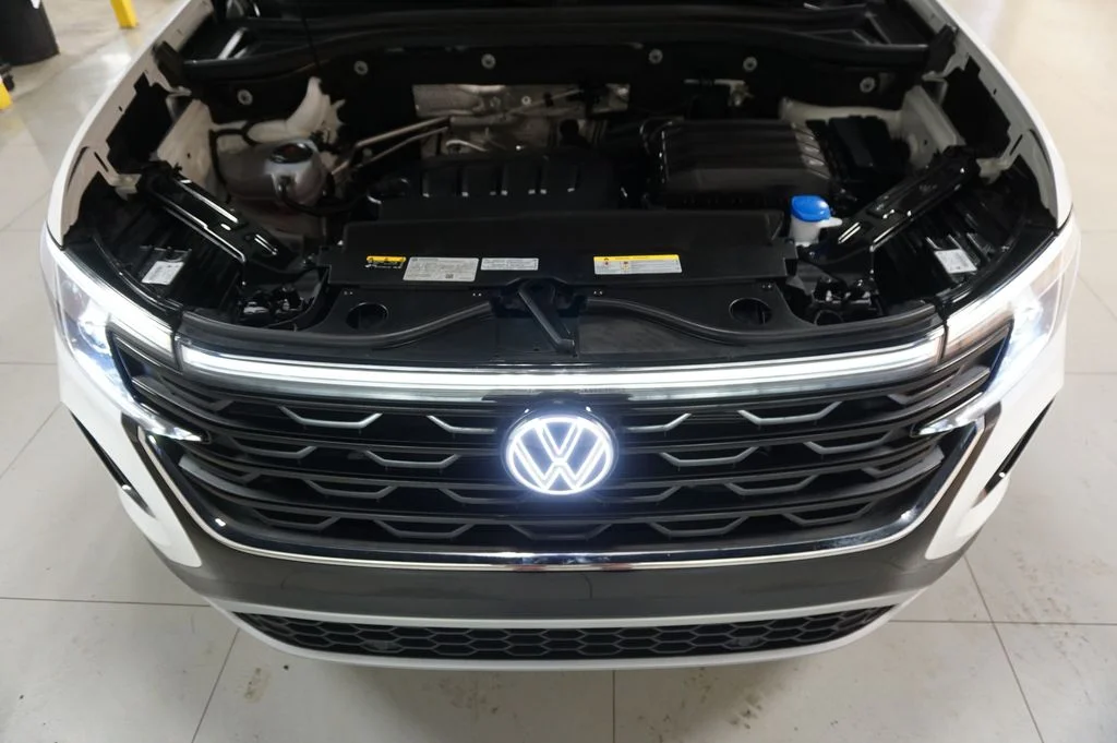 Certified Used 2025 Opal White Pearl Volkswagen 2.0T SEL image 46