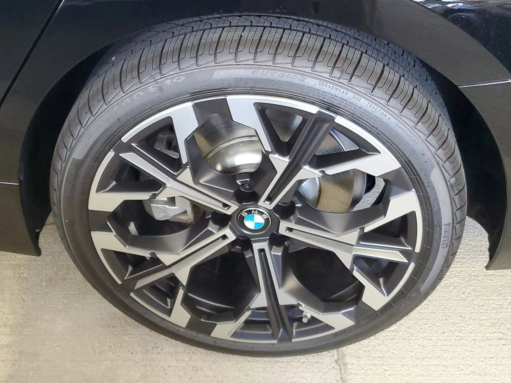 New 2026 Black BMW 330i xDrive image 5