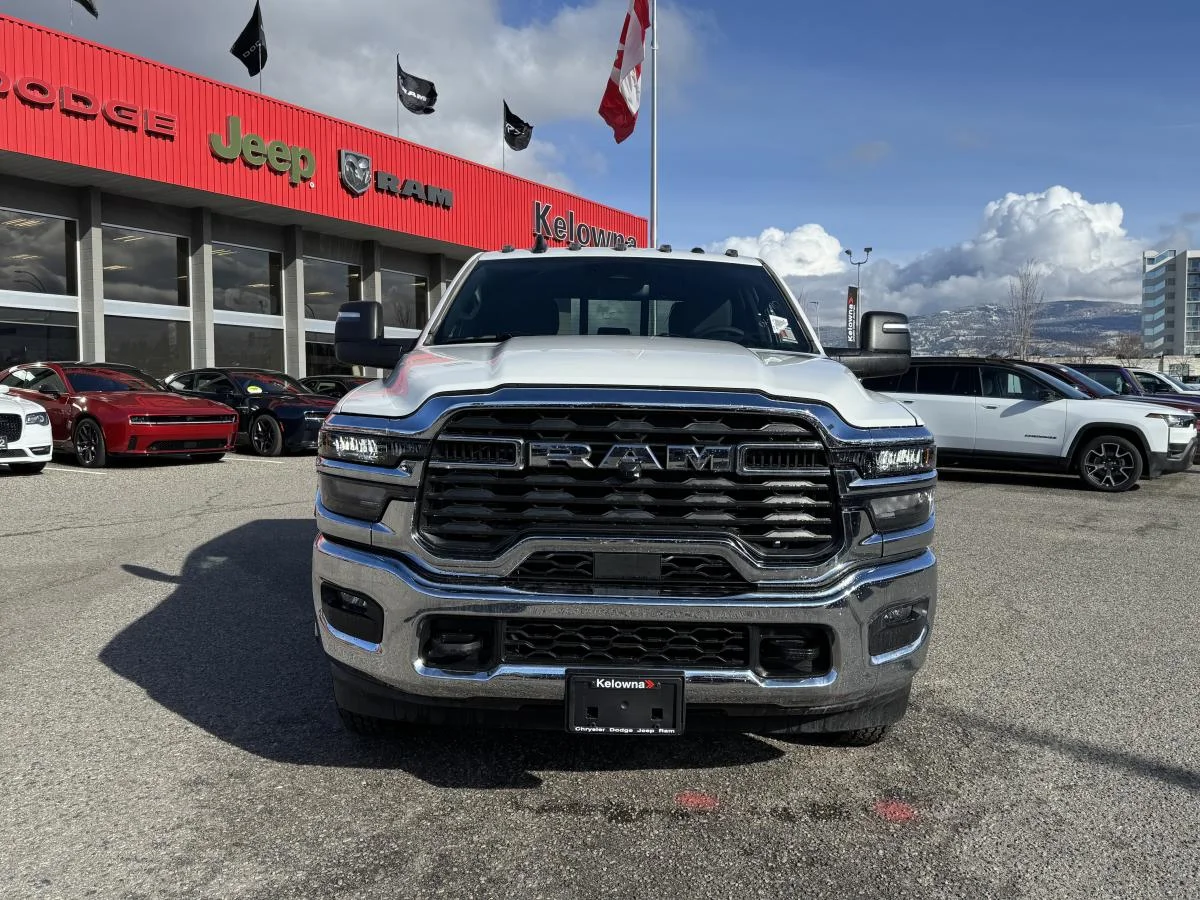 New 2026 White RAM Tradesman 4x4 Crew Cab 172.4" WB image 2