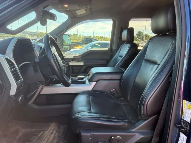 Used 2019  Ford Lariat image 13