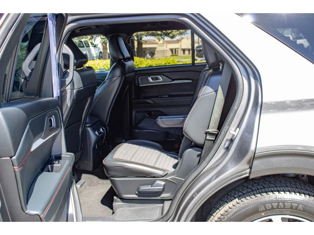 Used 2025 Carbonized Gray Metallic Ford ST-Line image 16