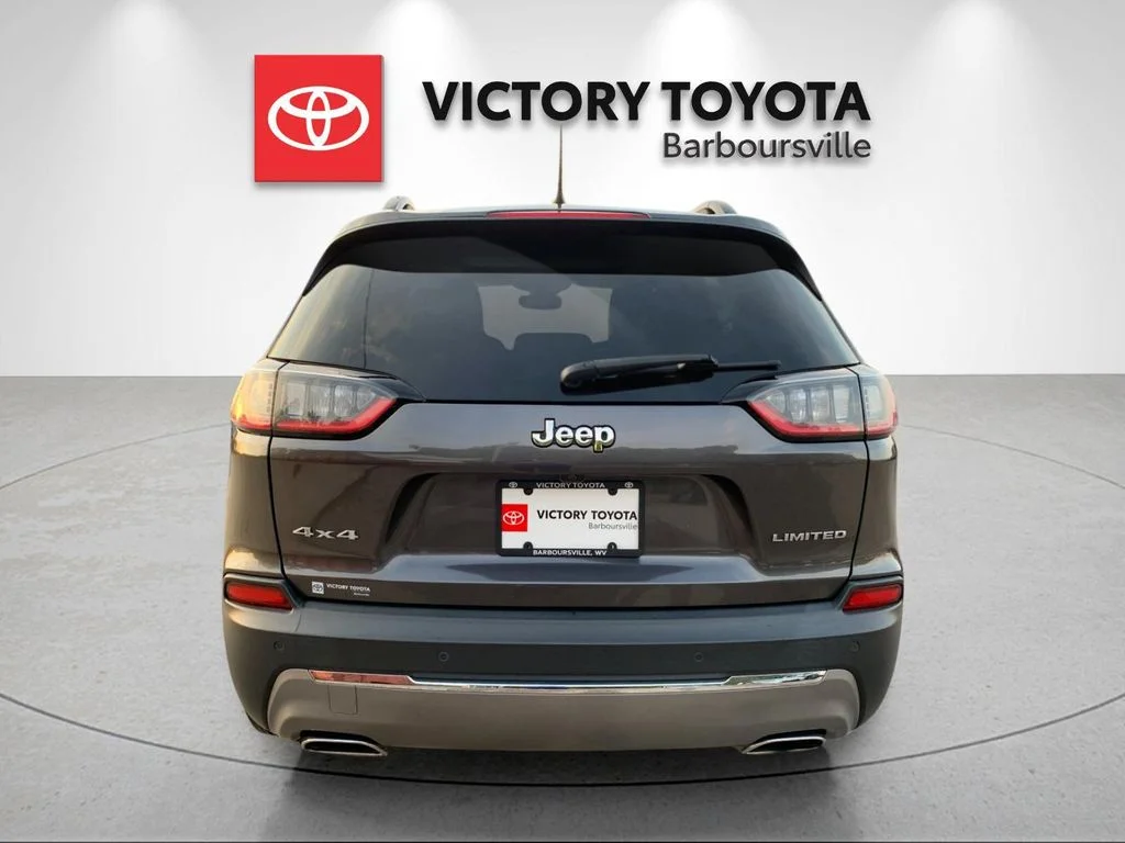 Used 2022 Gray Jeep Limited image 4