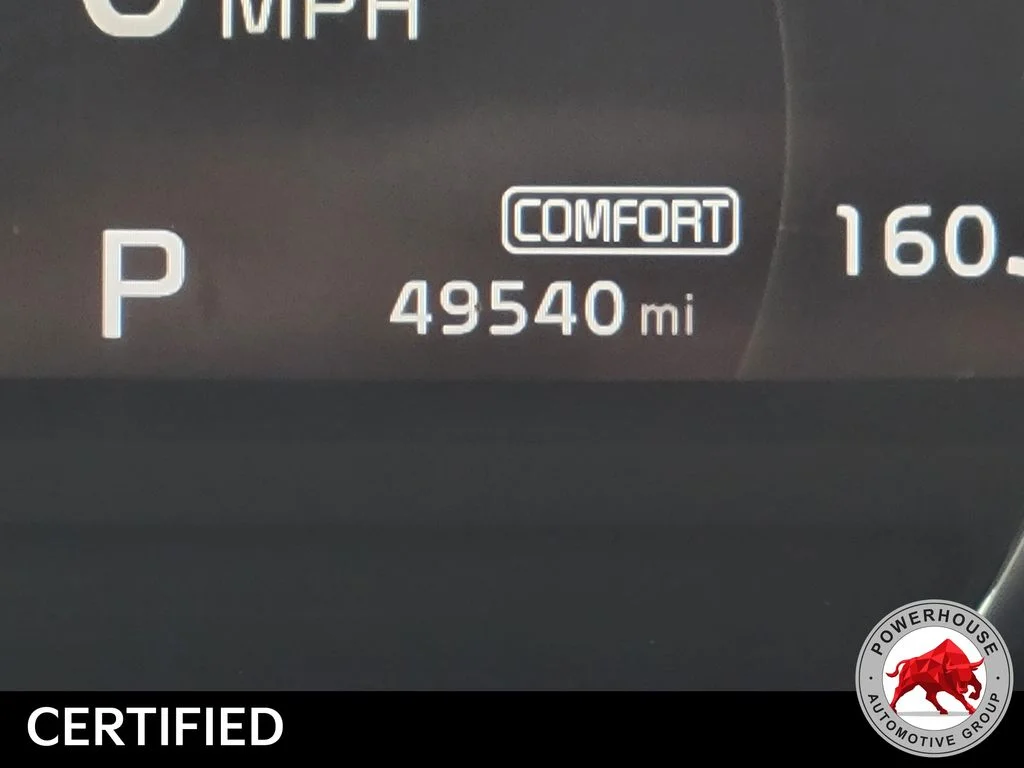 Used 2019 White Kia EX image 35