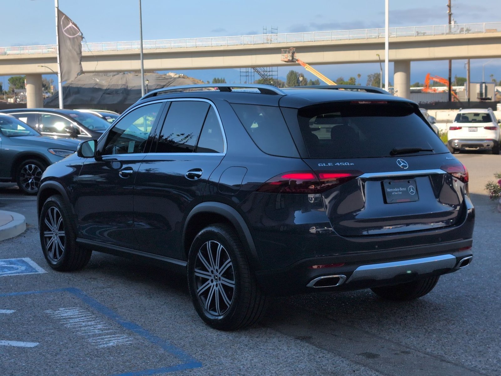 New 2026 Twilight Blue Metallic Mercedes-Benz GLE 450e image 9