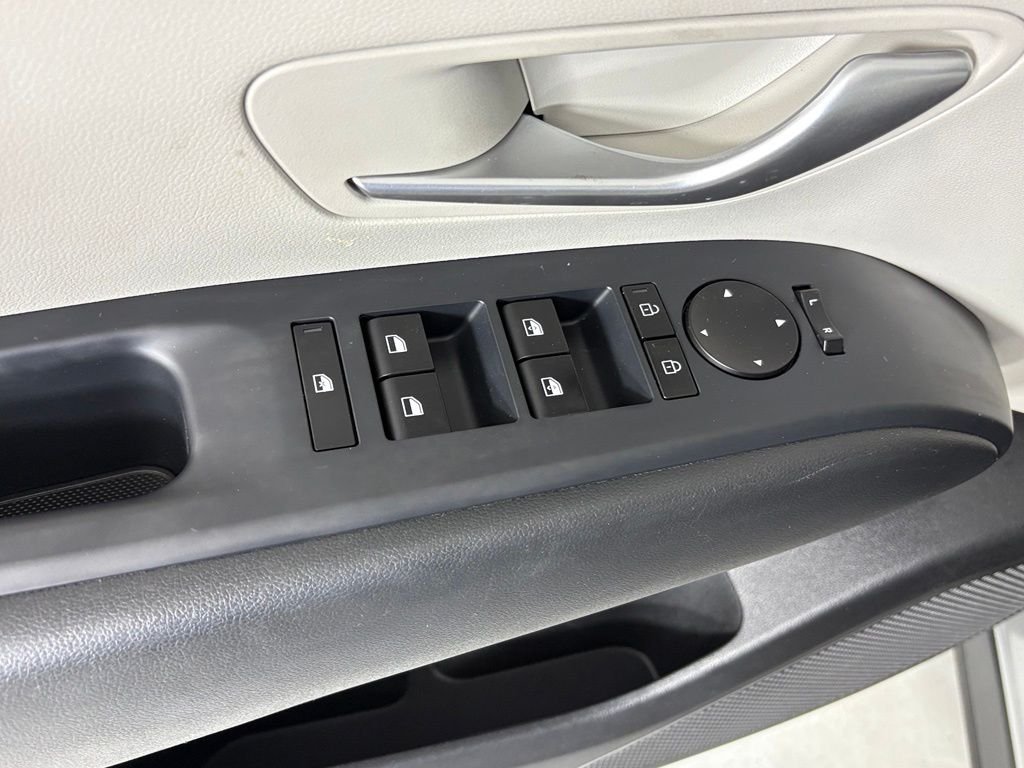 Used 2025 Silver Hyundai SEL image 15