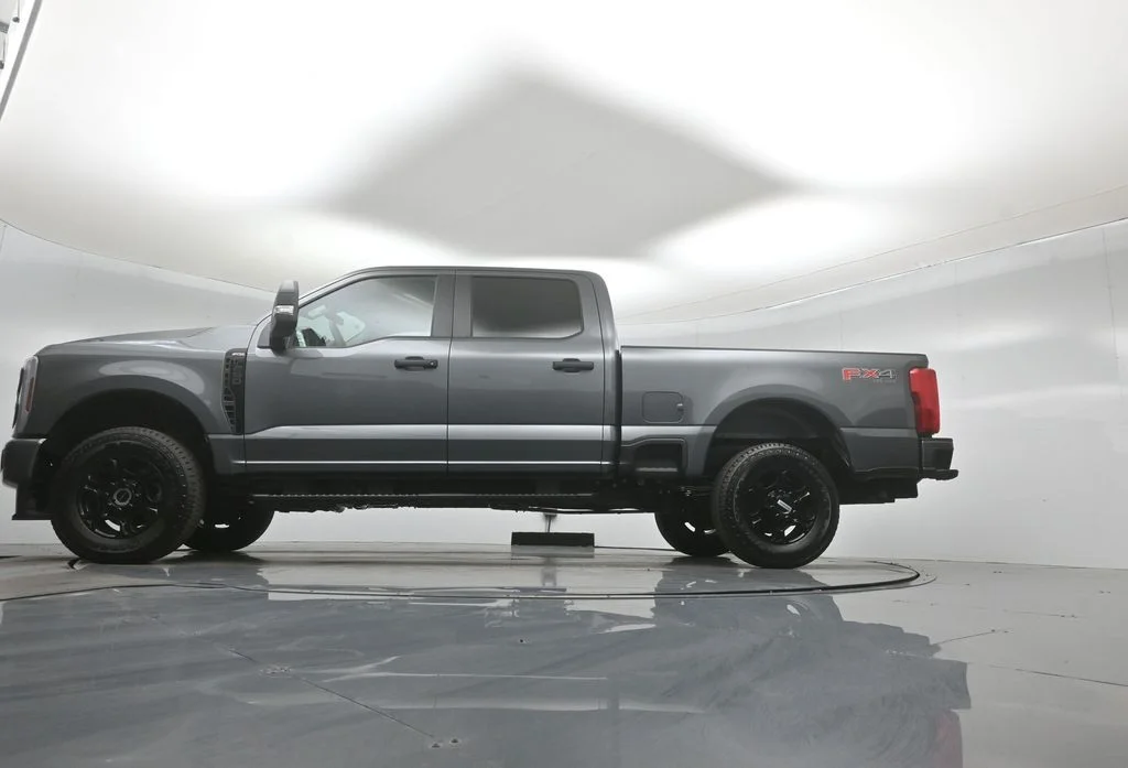 New 2026 Gray Ford XL image 7