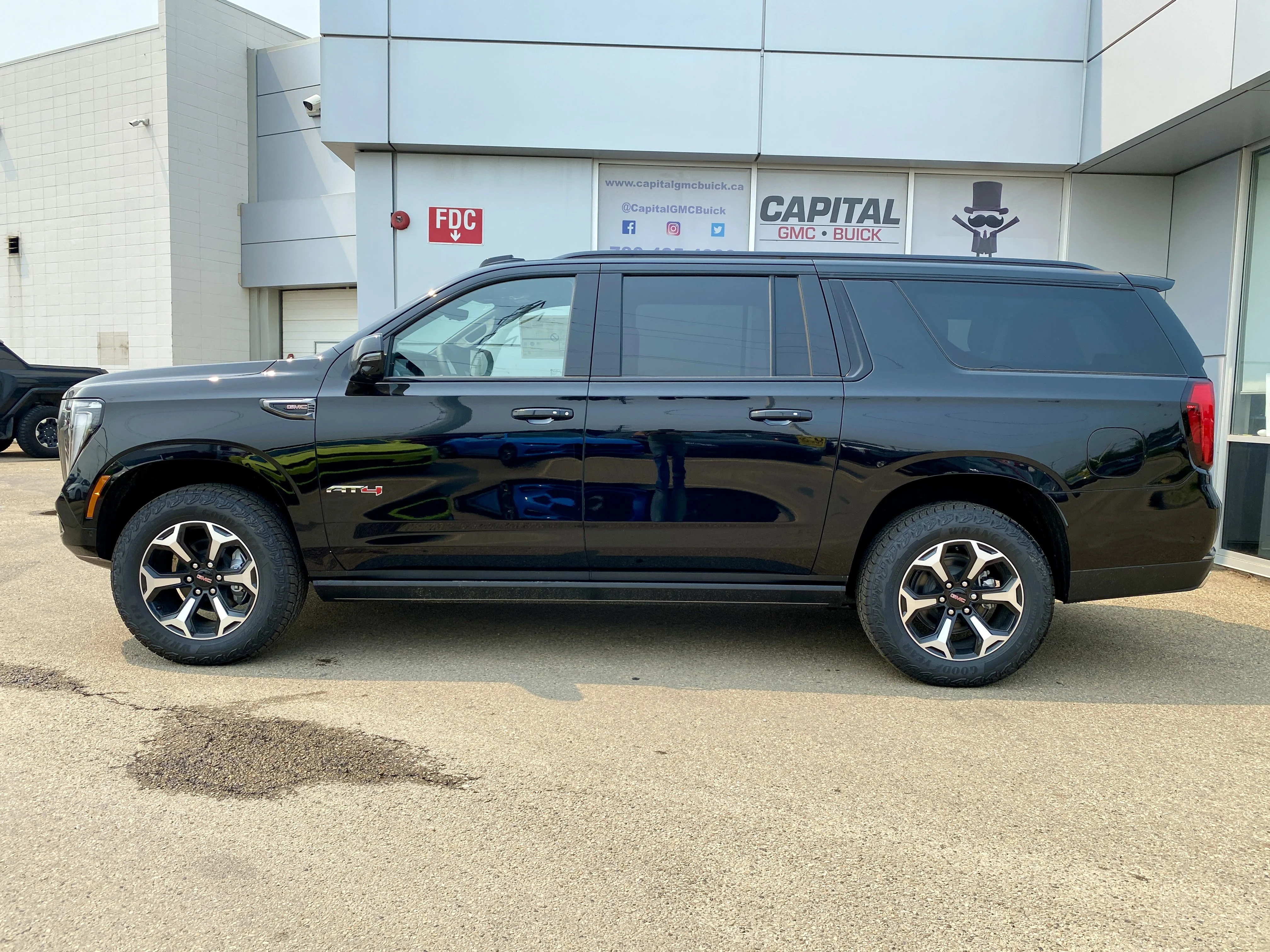 New 2026 ONYX BLACK GMC AT4 image 3