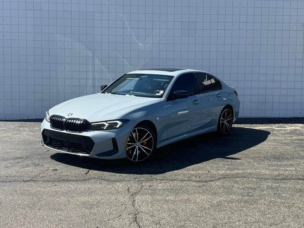 2023 BMW 3 Series's photo