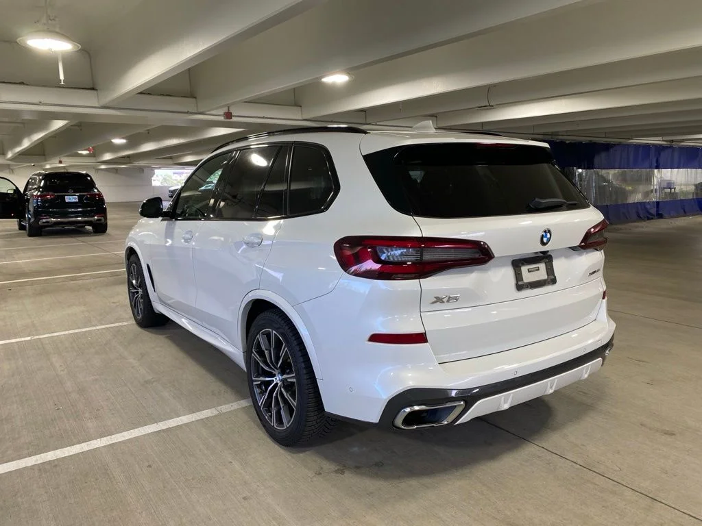 Used 2021 Mineral White Metallic BMW xDrive40i image 3