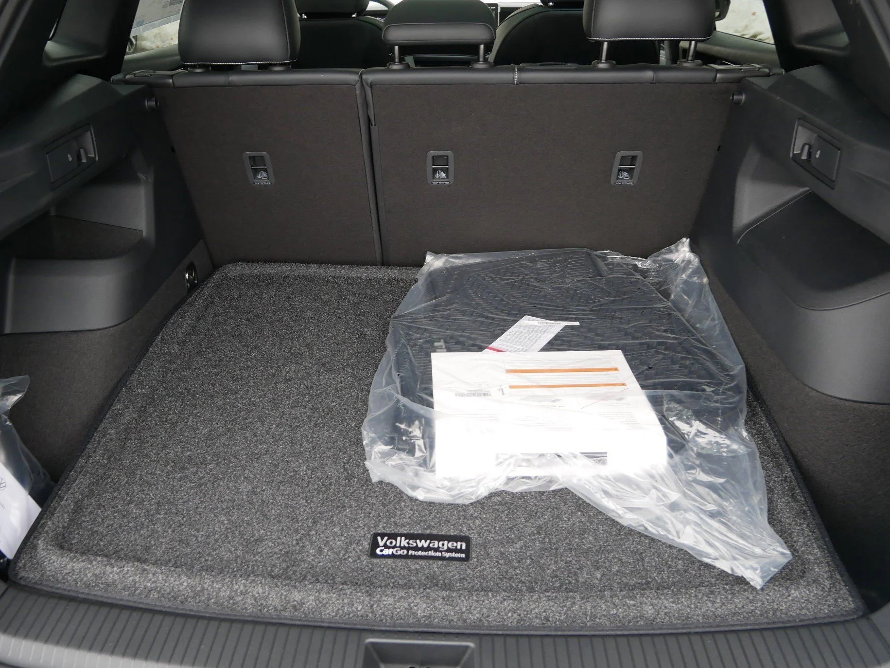 New 2026 Sandstone w/Deep Black Roof Volkswagen SE R-Line Black image 7