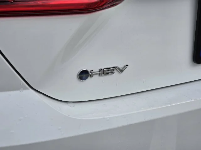 Used 2025 Ice Toyota LE image 7