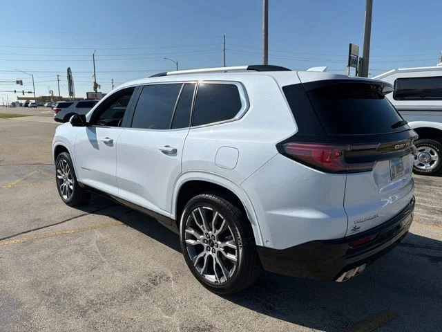 Used 2026 Glacier White Tricoat GMC Denali Ultimate image 6
