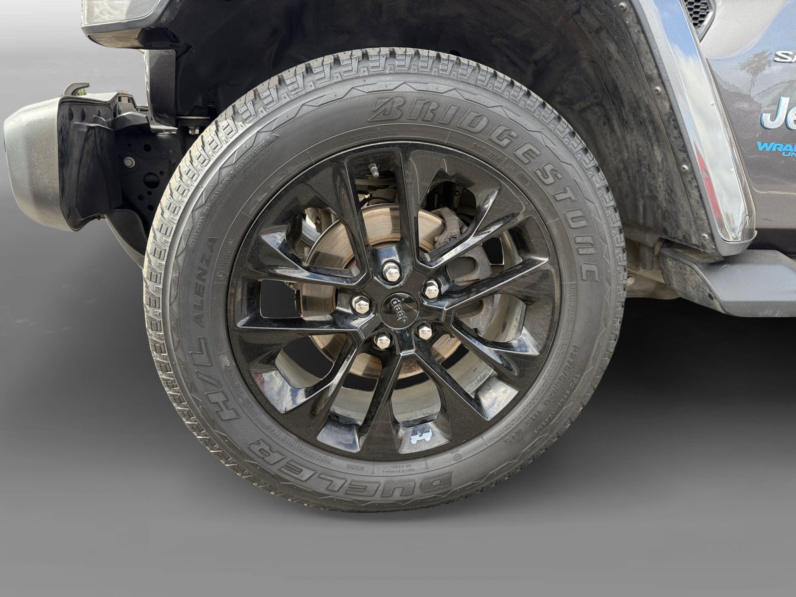 Used 2021 Granite Crystal Metallic Clearcoat Jeep Unlimited Sahara 4xe image 9