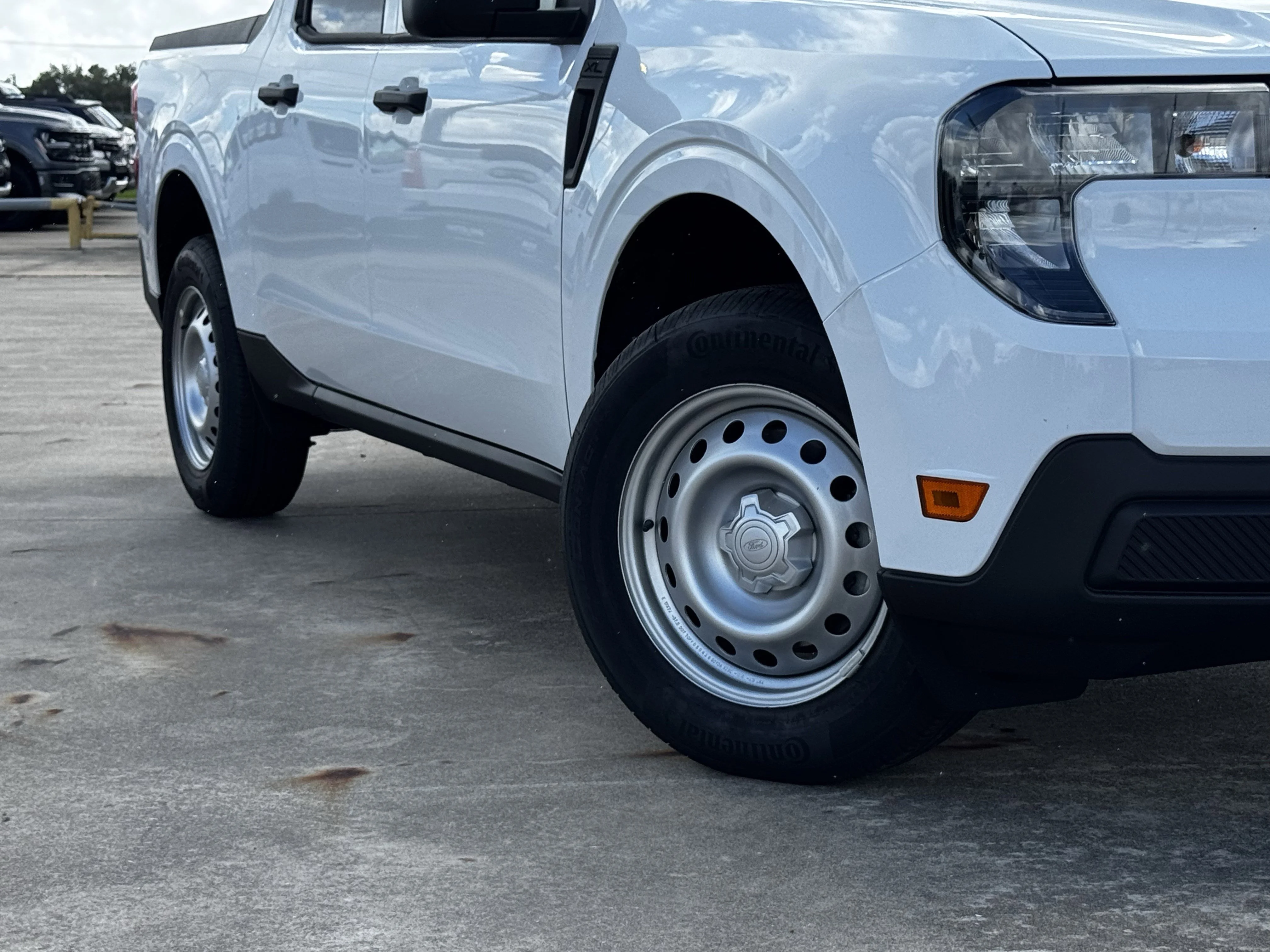 New 2026 Oxford White Ford XL image 11
