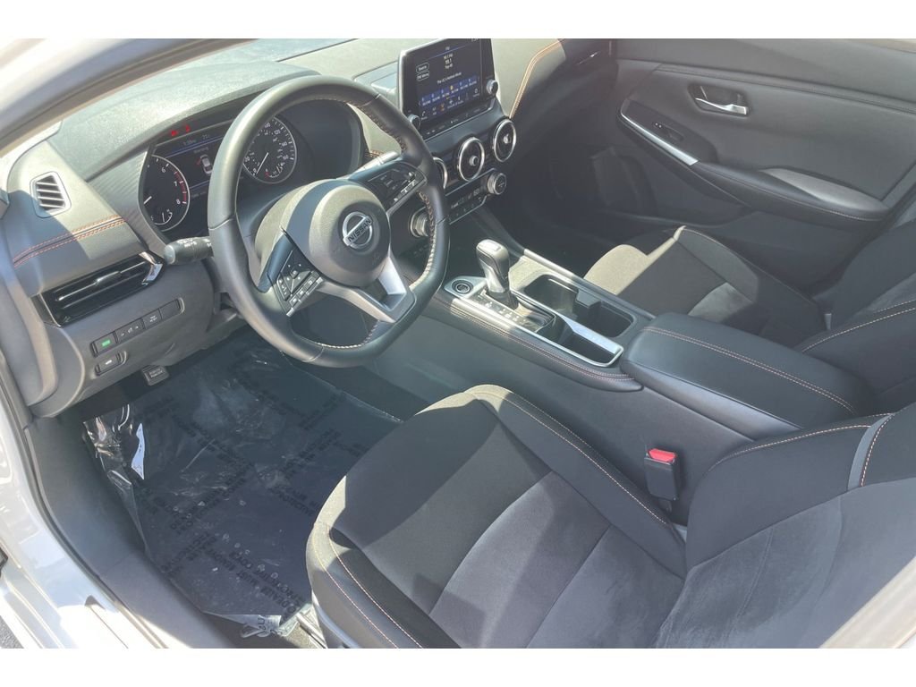Used 2022 Aspen White TriCoat Pearl Nissan SR image 9