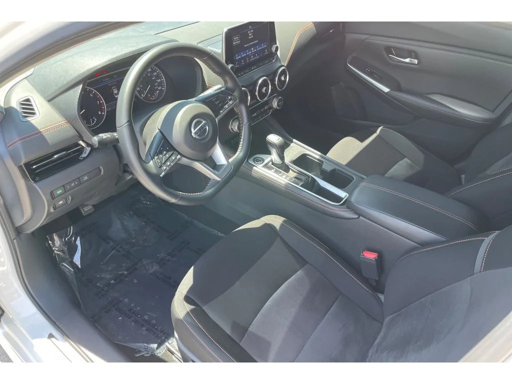 Used 2022 Aspen White TriCoat Pearl Nissan SR image 9