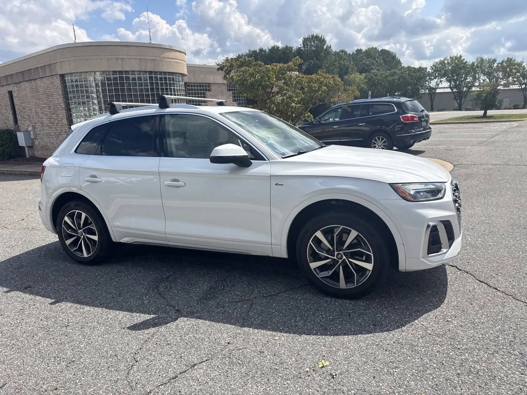 Used 2022  Audi 45 S line Premium image 4