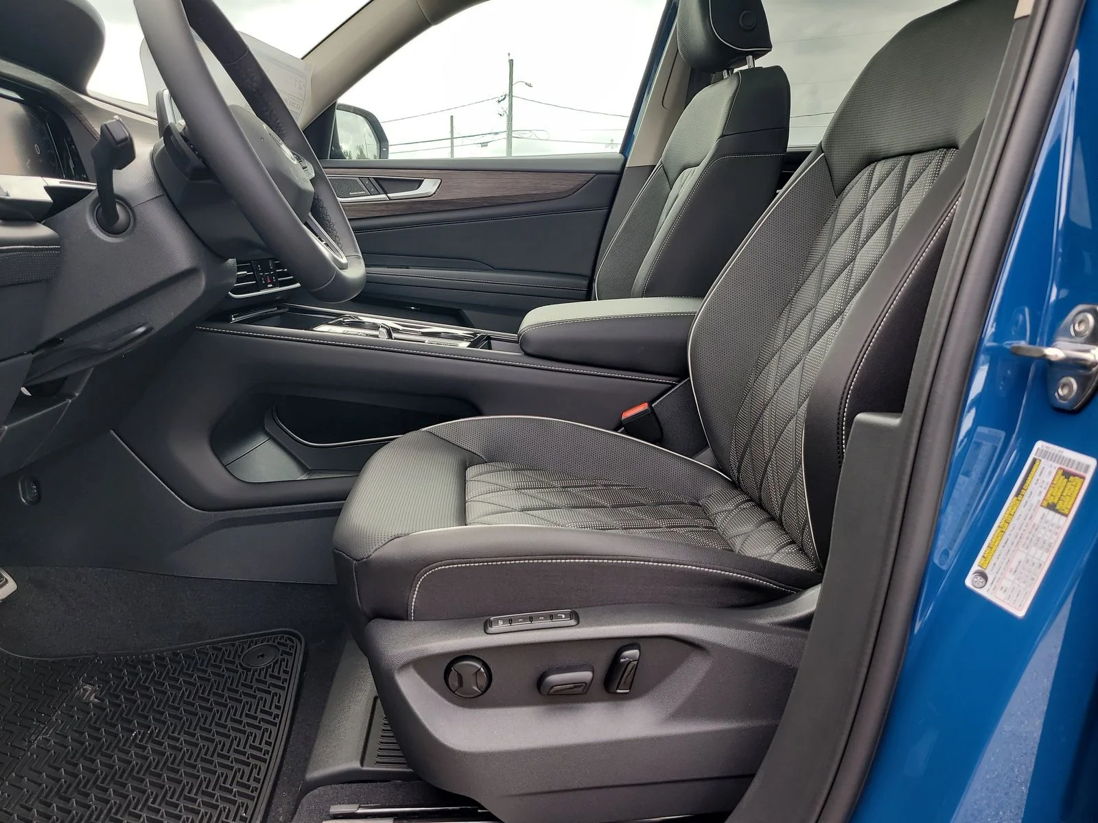 2026 Volkswagen Atlas SEL Premium R-Line - Photo 18