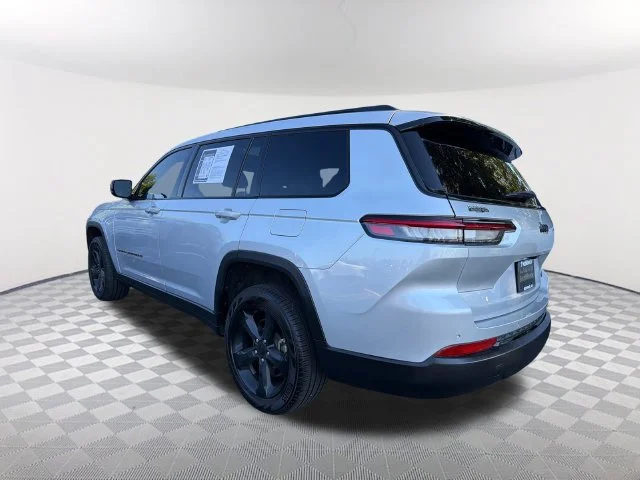 Used 2025 Silver Jeep Limited 4x2 image 7