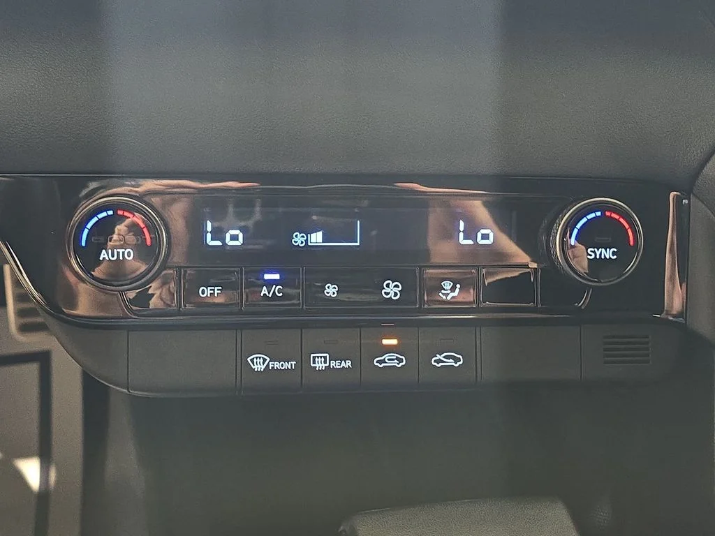 Used 2025 Silver Hyundai SEL Sport image 20