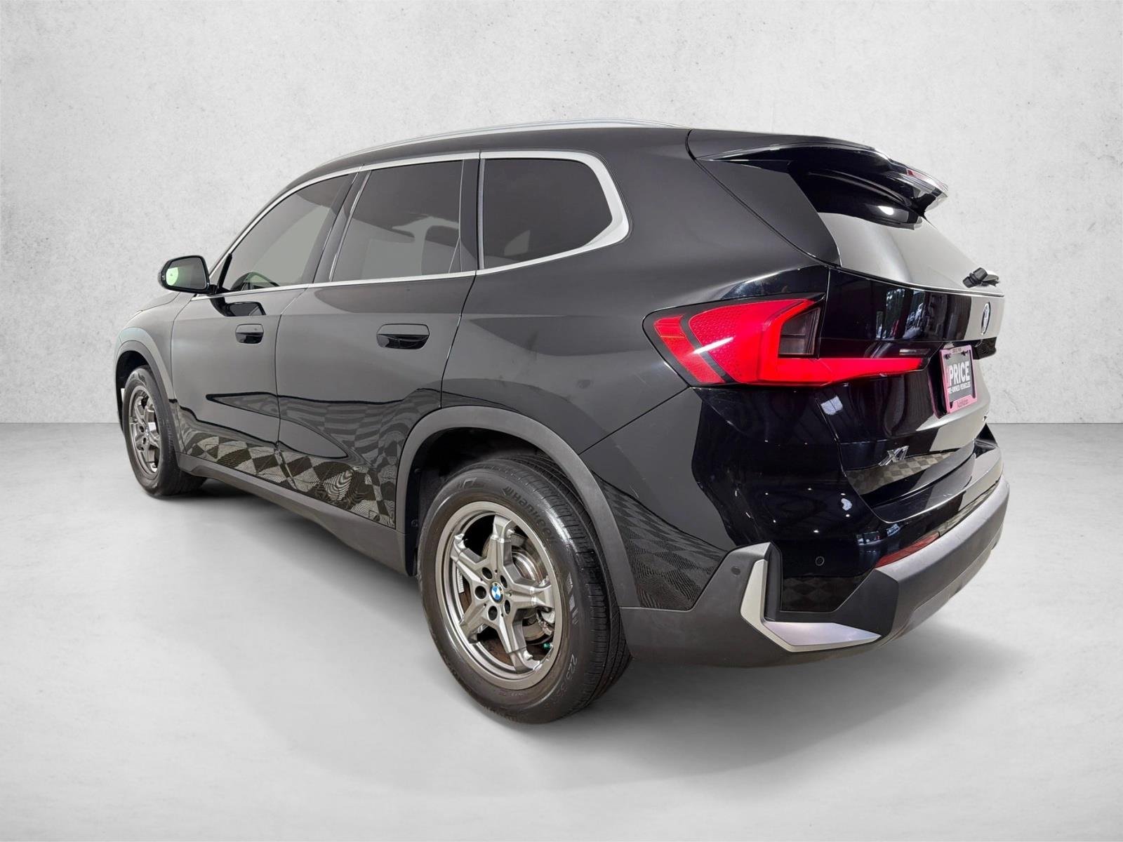 Used 2023 Black BMW xDrive28i image 7