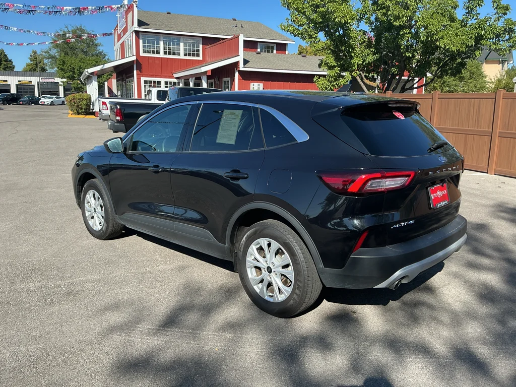 Used 2024 Agate Black Metallic Ford Active image 7
