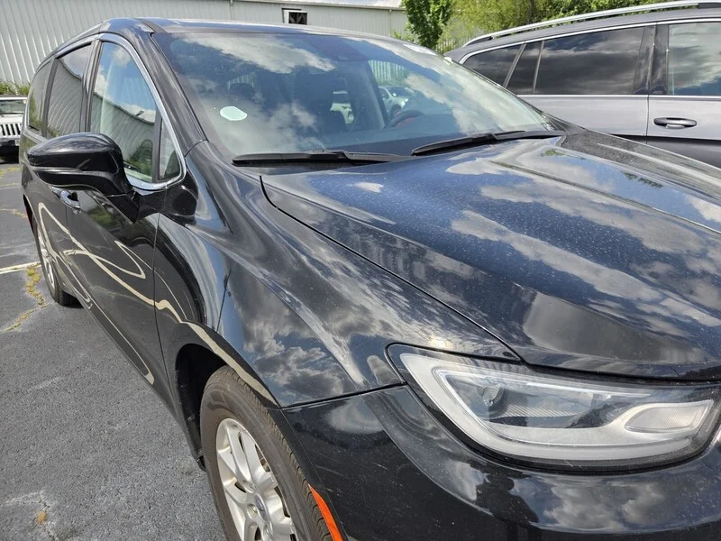 Used 2024 Diamond Black CHRYSLER TOURING L image 4