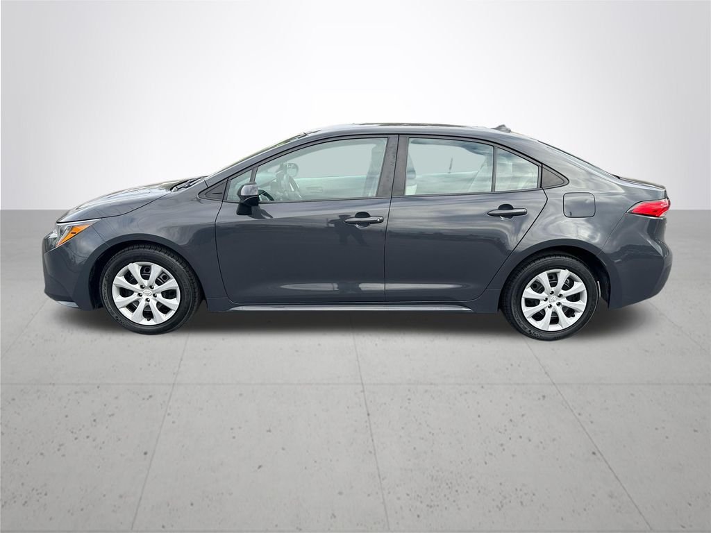 Used 2024  Toyota LE image 9