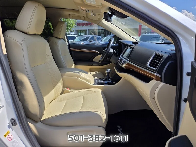 Used 2019 Blizzard Pearl TOYOTA LIMITED V6 FWD image 24