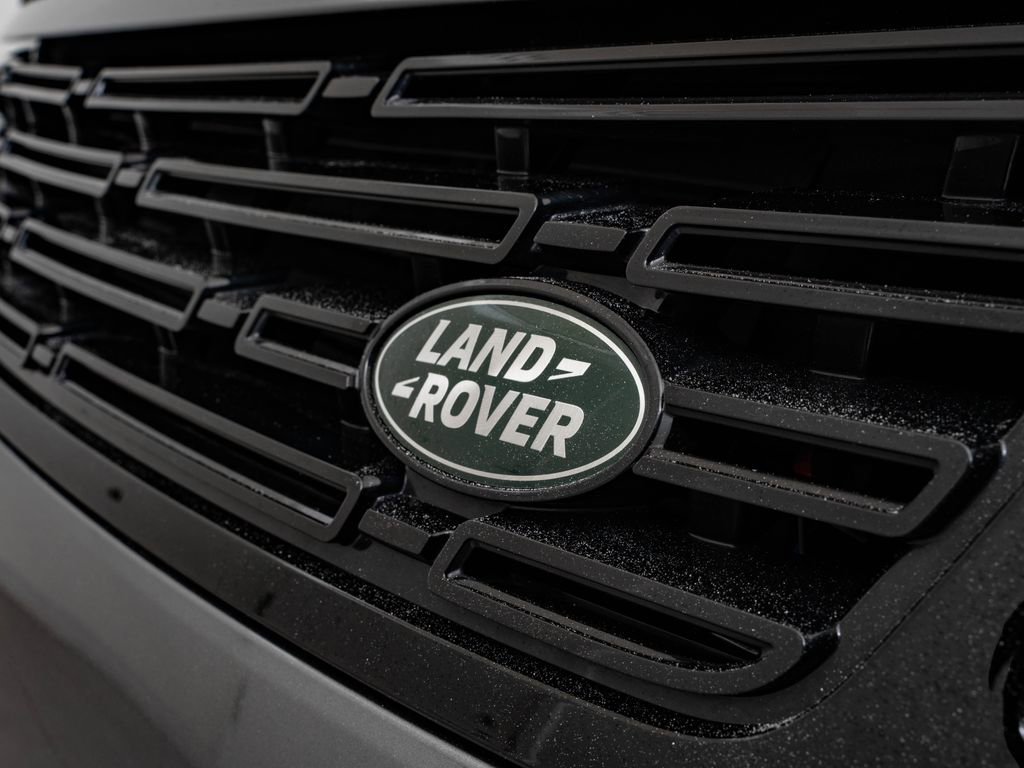 Used 2023 Gray Land Rover SE image 3